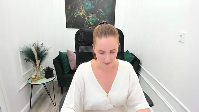 CaseyTerini live cam on StripChat