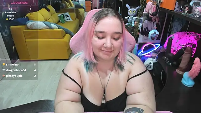 Softie_Sofy live cam on StripChat