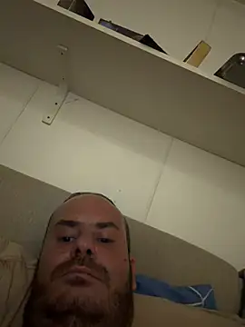 matt06400R live cam on StripChat