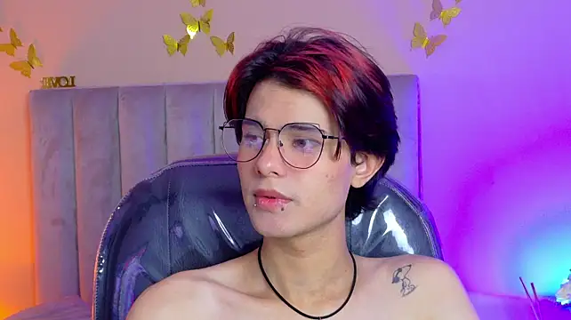 Derek_Sinn live cam on StripChat