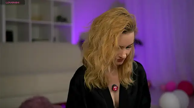CataleyaKirk live cam on StripChat