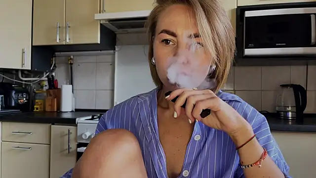 MartaLuna_ live cam on StripChat