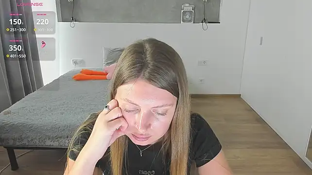 Kitkatvel live cam on StripChat
