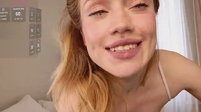 DiscoPotato live cam on StripChat