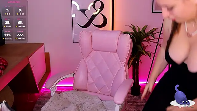 Nicole__De_Lux