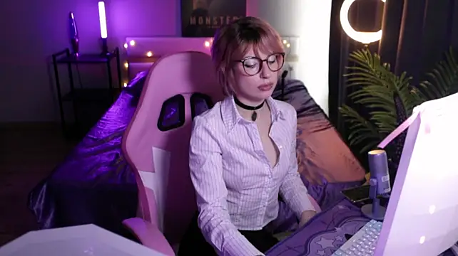 _Moonlight_t live cam on StripChat