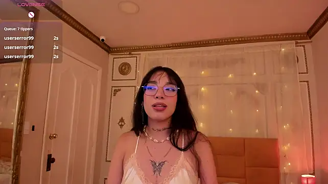 EmaLittle live cam on StripChat