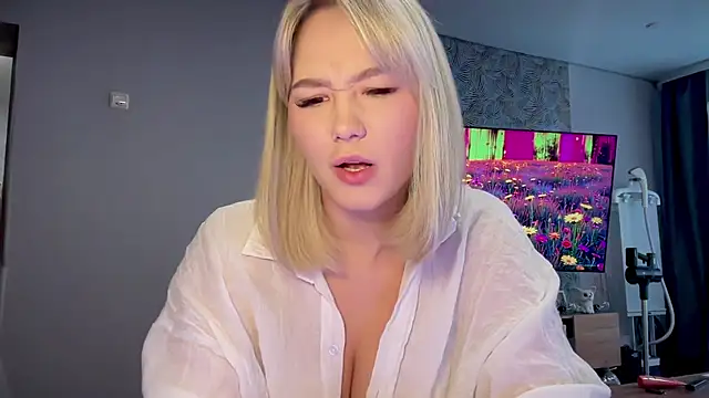 Aurora_meow live cam on StripChat