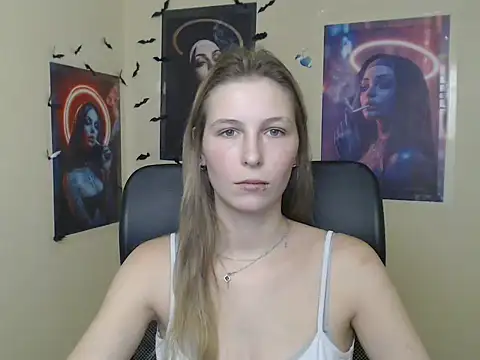 StrangerGi live cam on StripChat