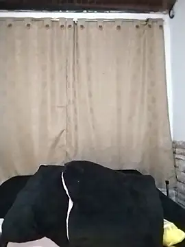 Bicky_25 live cam on StripChat