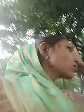 Juli_rathore live cam on StripChat