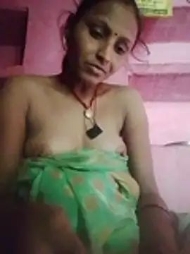 Juli_rathore live cam on StripChat