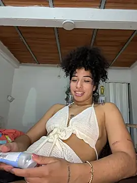 Miily_0 live cam on StripChat