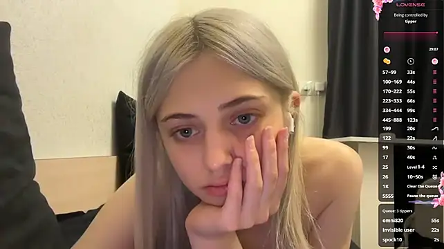 AidaGloshen live cam on StripChat
