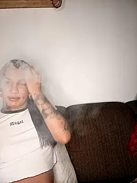 Modelo: kimtatuada