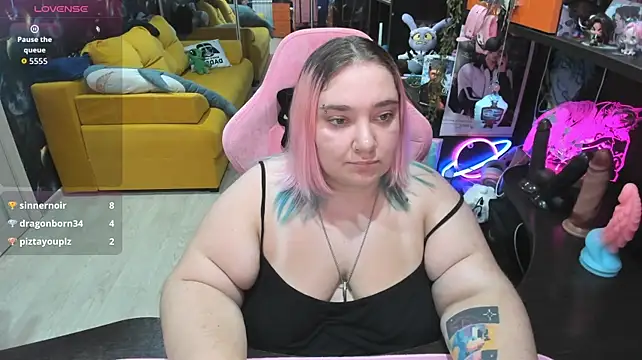 Softie_Sofy live cam on StripChat