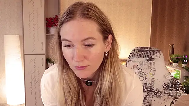 Hello_Lisha live webcam