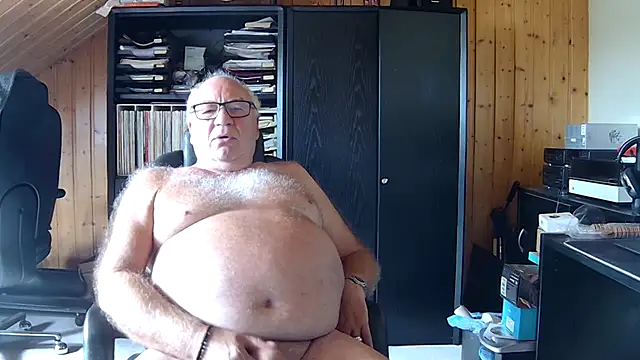 biggandybig live cam on StripChat