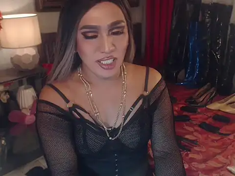 SamanthaAlmazora live cam on StripChat