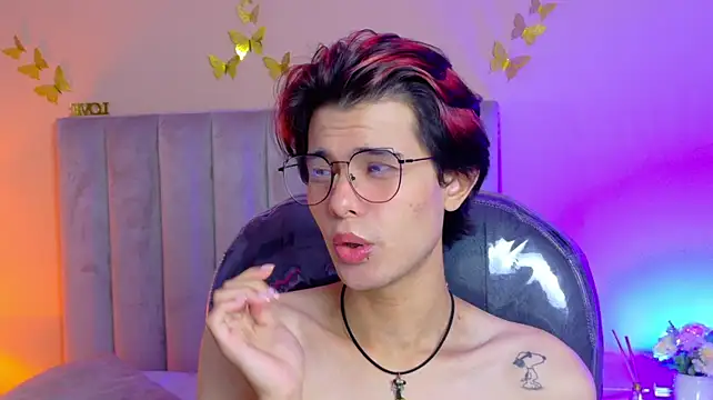 Derek_Sinn live cam on StripChat
