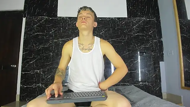 Robinlion91 live cam on StripChat