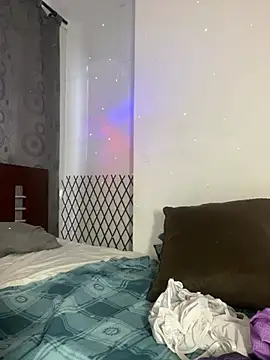 hector_and_aleja live cam on StripChat