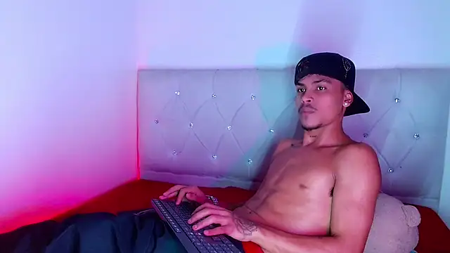 angel_foxc13 (M twink) - Happy happy Angel..!!😍