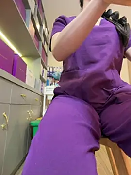 secretly_masturbating's live cam