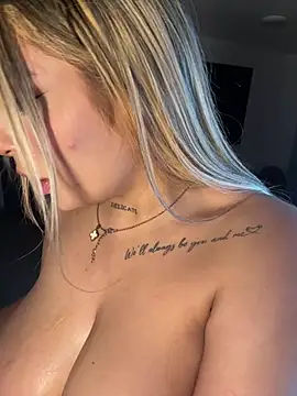 MiaWhitePink_