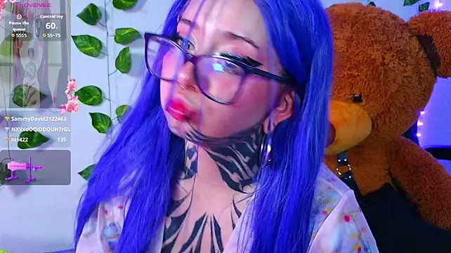 LucyChabs_ live cam on StripChat