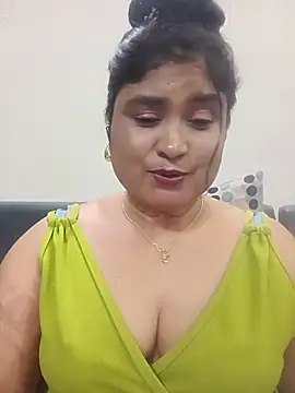 hornyriyanka live cam on StripChat
