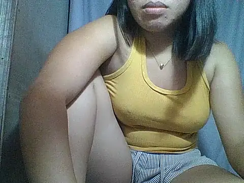 AsianPinayJust18th live cam on StripChat