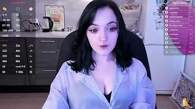 lina__tyaaan live cam on StripChat