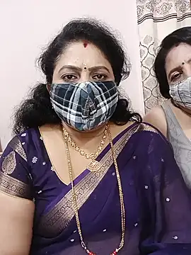 Kannadasexywifes live cam on StripChat