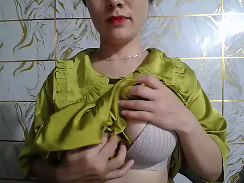 Lyzizi_lovely09 live cam on StripChat