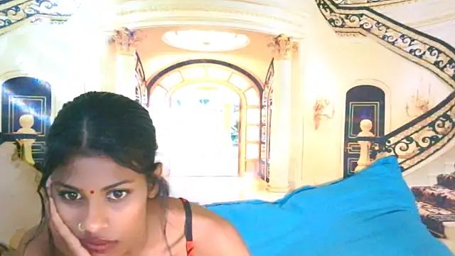 IndianSilkySpice live cam on StripChat