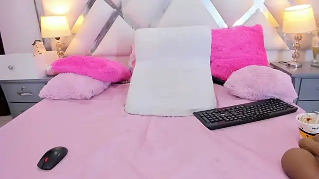 khloeblake live cam on StripChat