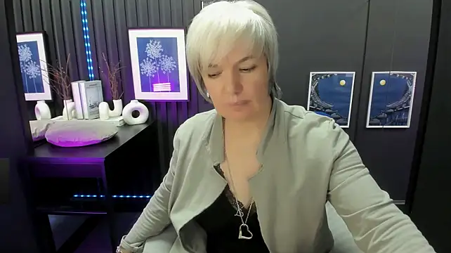 CarmenSoft live cam on StripChat