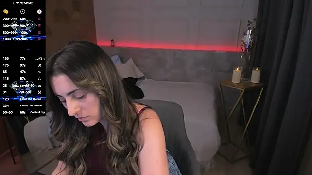 KylieMellow live cam on StripChat