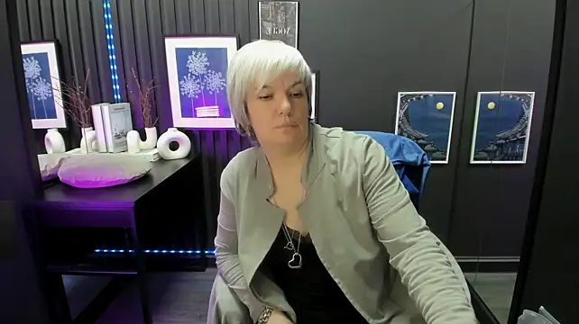 CarmenSoft live cam on StripChat