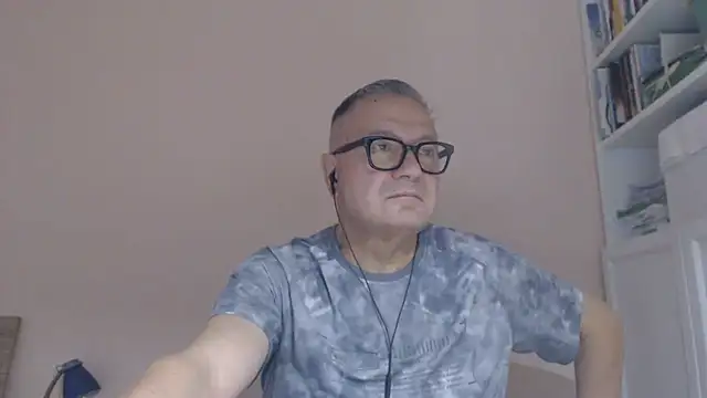 YOU6me live cam on StripChat