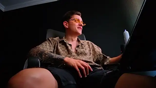 FelixStarkk live sex cam