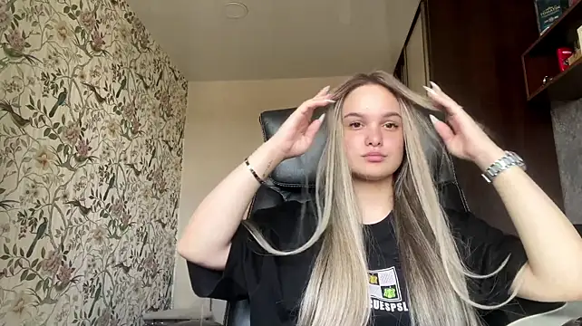 HarrietBunner live cam on StripChat