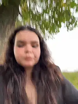 SnowWhiteSin webcam