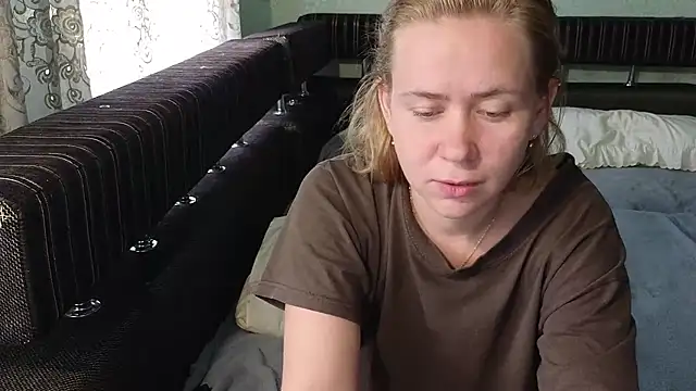 Riley_Roo live cam on StripChat