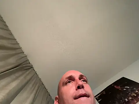 daswitch85 (Ask my age) - Dick down no condom