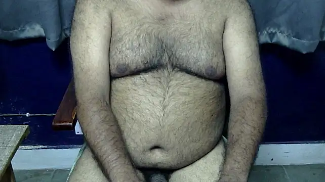 hairysubcub_70 live cam on StripChat