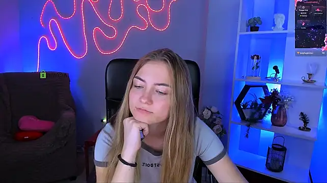 baby_hotte (F young) - doggy in panties