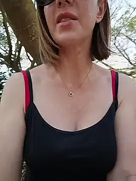 TopsyWilde live cam on StripChat