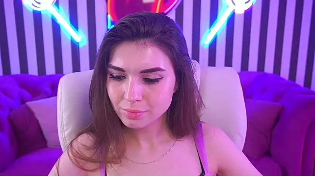 KylieJoyys live cam on StripChat